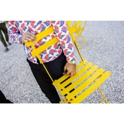 Chaise De Jardin Pliante FERMOB Bistro Métal - Miel -Tabouret Shop 010173 chaise de jardin pliante fermob bistro metal miel ambiance 2