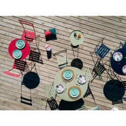 Chaise FERMOB Bistro Métal - Cactus 7 Chaise FERMOB Bistro Métal - Cactus -Tabouret Shop 010182 chaise jardin pliante fermob bistro metal cactus ambiance